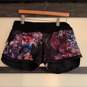 Lululemon Groovy Run short